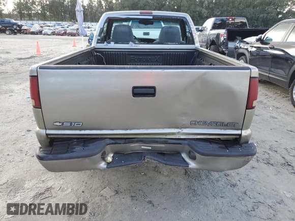 ✅ 2001 Chevrolet S-10 • VIN: 1GCCS14591K110912 • Лот: 86853354. Опубликован ранее на Copart с пробегом 289 667 миль. Бесплатный доступ к архиву аукционных продаж из США и подробный отчёт об истории автомобиля на DreamBid. Изображение 6.