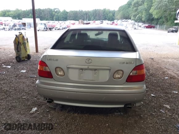 ✅ 1999 Lexus GS 300 • VIN: JT8BD68S9X0074659 • Lot: 42764659. Wystawiony na IAAI z przebiegiem 252 590 mil. Bezpłatny archiwum sprzedaży aukcyjnych z USA i szczegółowy raport historii pojazdu na DreamBid. Zdjęcie 16.