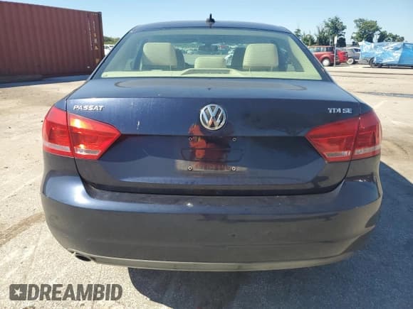 ✅ 2015 Volkswagen Passat SE • VIN: 1VWBV7A37FC036722 • Lot: 86483675. Listed on Copart with 105,734 mi. Free auction sales archive from the USA and detailed vehicle history report at DreamBid. Image 6.