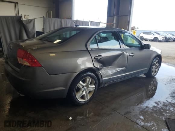 ✅ 2011 Mercury Milan • VIN: 3MEHM0HA0BR602273 • Lot: 62023565. Wystawiony na Copart z przebiegiem 220 474 mil. Bezpłatny archiwum sprzedaży aukcyjnych z USA i szczegółowy raport historii pojazdu na DreamBid. Zdjęcie 3.