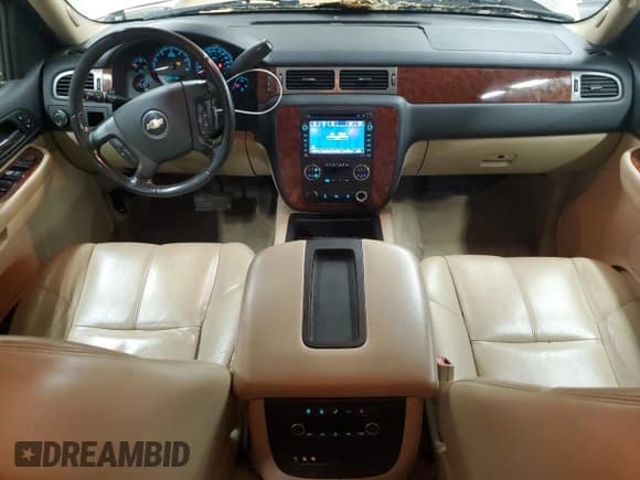 ✅ 2008 Chevrolet Suburban 3LT • VIN: 1GNFC16038R142159 • Lot: 89521845. Listed on Copart with 140,112 mi. Free auction sales archive from the USA and detailed vehicle history report at DreamBid. Image 8.