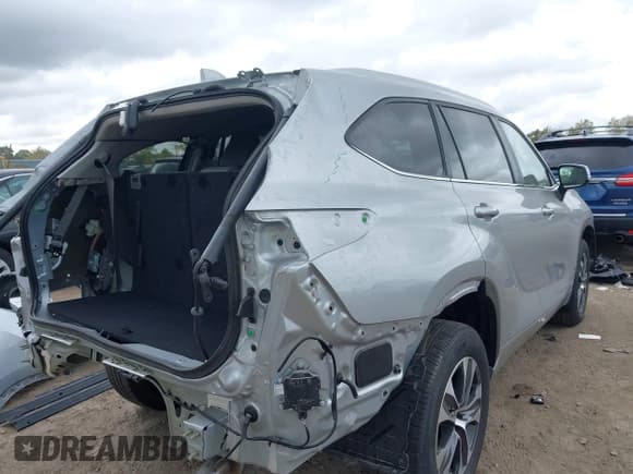 ✅ 2024 Toyota Highlander XLE • VIN: 5TDKDRBH4RS541051 • Лот: 43385217. Опубликован ранее на IAAI с пробегом 17 943 миль. Бесплатный доступ к архиву аукционных продаж из США и подробный отчёт об истории автомобиля на DreamBid. Изображение 21.