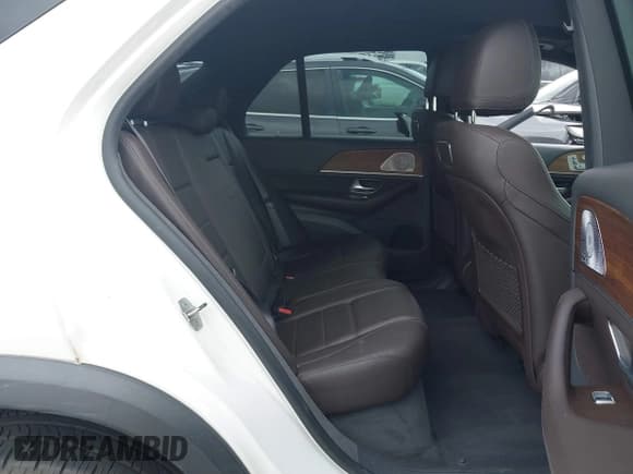 ✅ 2020 Mercedes-Benz GLE 350 • VIN: 4JGFB4KB2LA063217 • Лот: 41735179. Опубликован ранее на IAAI с пробегом 61 550 миль. Бесплатный доступ к архиву аукционных продаж из США и подробный отчёт об истории автомобиля на DreamBid. Изображение 8.