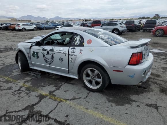 ✅ 2001 Ford Mustang GT Deluxe • VIN: 1FAFP42X51F228359 • Lot: 55808615. Listed on Copart with 192,689 mi. Free auction sales archive from the USA and detailed vehicle history report at DreamBid. Image 2.