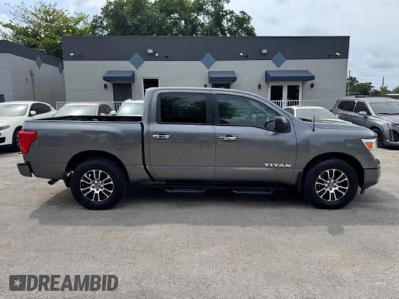 ✅ 2021 Nissan Titan SV • VIN: 1N6AA1EF2MN509484 • Lot: 50758485. Wystawiony na Copart z przebiegiem 33 195 mil. Bezpłatny archiwum sprzedaży aukcyjnych z USA i szczegółowy raport historii pojazdu na DreamBid. Zdjęcie 13.