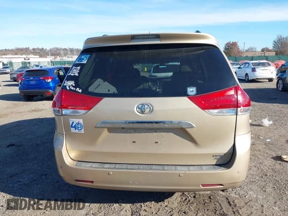 ✅ 2011 Toyota Sienna Limited • VIN: 5TDDK3DC1BS009551 • Lot: 43695139. Listed on IAAI with 215,918 mi. Free auction sales archive from the USA and detailed vehicle history report at DreamBid. Image 15.