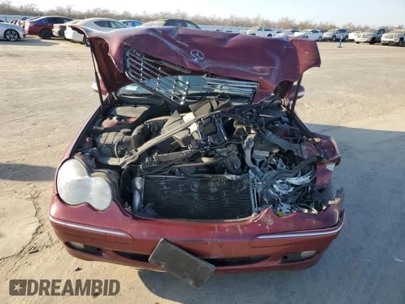 ✅ 2003 Mercedes-Benz C 320 • VIN: WDBRF84J73F323680 • Lot: 41707935. Wystawiony na Copart z przebiegiem 143 995 mil. Bezpłatny archiwum sprzedaży aukcyjnych z USA i szczegółowy raport historii pojazdu na DreamBid. Zdjęcie 5.