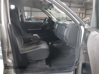 ✅ 2004 Dodge Dakota SLT • VIN: 1D7HG48N64S523528 • Lot: 41199575. Wystawiony na IAAI z przebiegiem 261 239 mil. Bezpłatny archiwum sprzedaży aukcyjnych z USA i szczegółowy raport historii pojazdu na DreamBid. Zdjęcie 5.