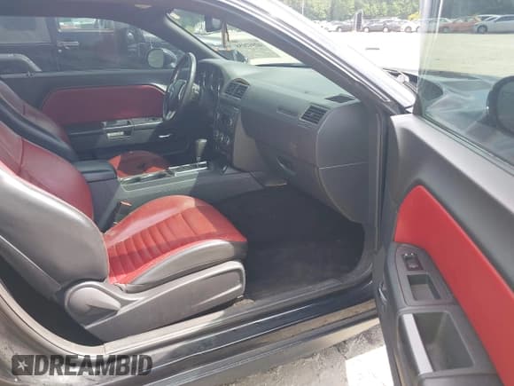 ✅ 2014 Dodge Challenger Rallye Redline • VIN: 2C3CDYAG4EH141043 • Lot: 42992058. Wystawiony na IAAI z przebiegiem 165 757 mil. Bezpłatny archiwum sprzedaży aukcyjnych z USA i szczegółowy raport historii pojazdu na DreamBid. Zdjęcie 5.