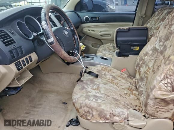 ✅ 2009 Toyota Tacoma • VIN: 5TEUU42N69Z659431 • Lot: 95143285. Listed on Copart with 174,842 mi. Free auction sales archive from the USA and detailed vehicle history report at DreamBid. Image 7.