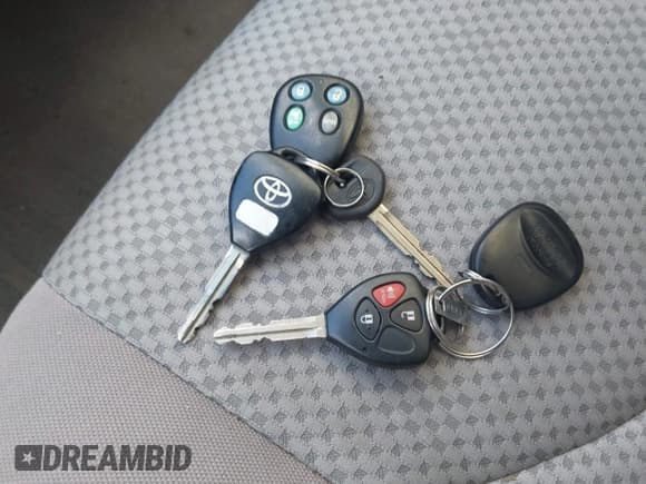 ✅ 2008 Toyota RAV4 • VIN: JTMBK33V086035402 • Лот: 43621272. Опубликован ранее на IAAI с пробегом 111 516 миль. Бесплатный доступ к архиву аукционных продаж из США и подробный отчёт об истории автомобиля на DreamBid. Изображение 11.