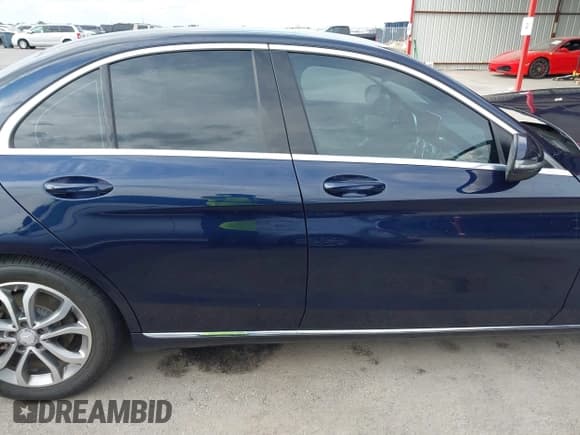 ✅ 2016 Mercedes-Benz C 300 • VIN: 55SWF4JB7GU141030 • Lot: 43540992. Wystawiony na IAAI z przebiegiem 132 550 mil. Bezpłatny archiwum sprzedaży aukcyjnych z USA i szczegółowy raport historii pojazdu na DreamBid. Zdjęcie 13.