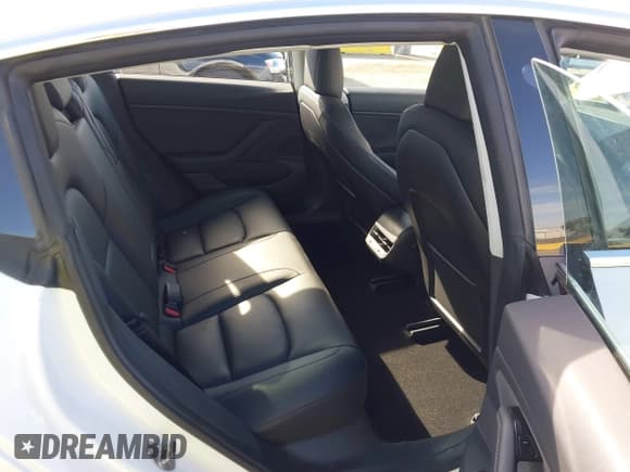 ✅ 2018 Tesla Model 3 Long Range Battery • VIN: 5YJ3E1EB4JF134317 • Lot: 43208237. Wystawiony na IAAI z przebiegiem 86 720 mil. Bezpłatny archiwum sprzedaży aukcyjnych z USA i szczegółowy raport historii pojazdu na DreamBid. Zdjęcie 8.