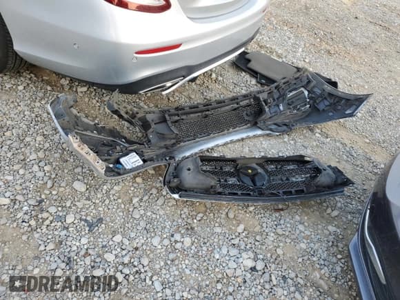 ✅ 2019 Mercedes-Benz E 300 • VIN: WDDZF4KB3KA544300 • Lot: 71356995. Listed on Copart with 92,499 mi. Free auction sales archive from the USA and detailed vehicle history report at DreamBid. Image 12.