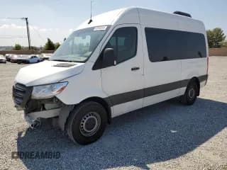 ✅ 2019 Mercedes-Benz Sprinter Passenger • VIN: WDZPF0CD8KP171133 • Lot: 80340245. Wystawiony na Copart z przebiegiem 98 648 mil. Bezpłatny archiwum sprzedaży aukcyjnych z USA i szczegółowy raport historii pojazdu na DreamBid. Zdjęcie 1.