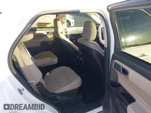 ✅ 2020 Ford Explorer XLT • VIN: 1FMSK7DH9LGB15277 • Lot: 43677993. Wystawiony na IAAI z przebiegiem 98 285 mil. Bezpłatny archiwum sprzedaży aukcyjnych z USA i szczegółowy raport historii pojazdu na DreamBid. Zdjęcie 8.