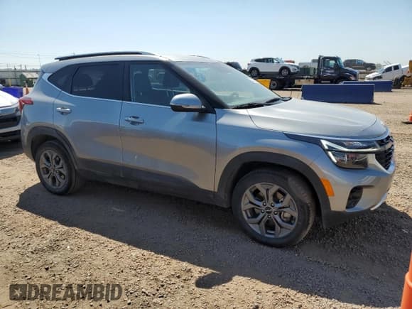 ✅ 2024 Kia Seltos S • VIN: KNDEUCAA9R7585989 • Лот: 69428815. Опубликован ранее на Copart с пробегом 41 122 миль. Бесплатный доступ к архиву аукционных продаж из США и подробный отчёт об истории автомобиля на DreamBid. Изображение 4.