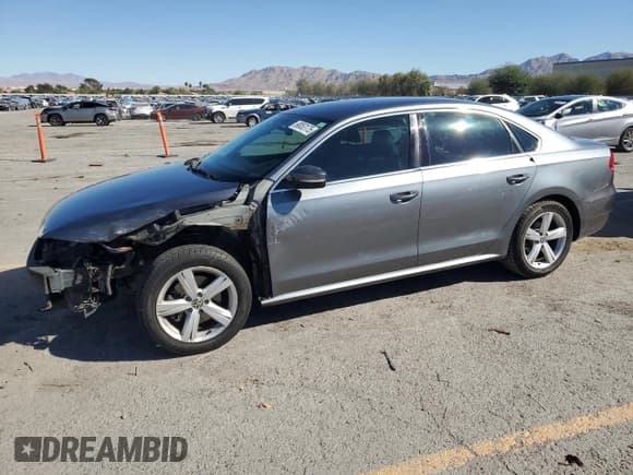 ✅ 2014 Volkswagen Passat SE • VIN: 1VWBS7A3XEC078342 • Лот: 90053175. Опубликован ранее на Copart с пробегом 139 959 миль. Бесплатный доступ к архиву аукционных продаж из США и подробный отчёт об истории автомобиля на DreamBid. Изображение 1.