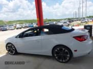 ✅ 2019 Buick Cascada Premium • VIN: W04WH3N5XKG343783 • Lot: 42692387. Wystawiony na IAAI z przebiegiem 82 869 mil. Bezpłatny archiwum sprzedaży aukcyjnych z USA i szczegółowy raport historii pojazdu na DreamBid. Zdjęcie 15.