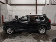 ✅ 2017 Jeep Cherokee Latitude • VIN: 1C4PJMCS8HW634360 • Lot: 43168838. Wystawiony na IAAI z przebiegiem 163 516 mil. Bezpłatny archiwum sprzedaży aukcyjnych z USA i szczegółowy raport historii pojazdu na DreamBid. Zdjęcie 15.