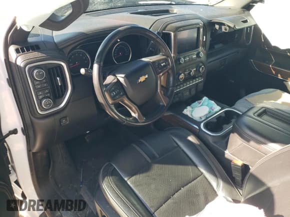 ✅ 2021 Chevrolet Silverado 1500 High Country • VIN: 1GCUYHED9MZ300271 • Lot: 81710284. Wystawiony na Copart z przebiegiem 52 622 mil. Bezpłatny archiwum sprzedaży aukcyjnych z USA i szczegółowy raport historii pojazdu na DreamBid. Zdjęcie 8.