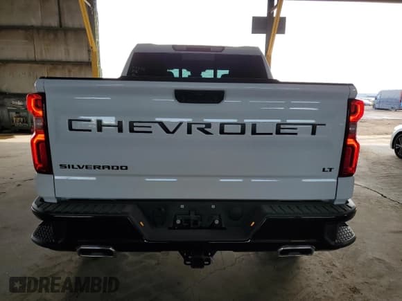 ✅ 2023 Chevrolet Silverado 1500 LT Trail Boss • VIN: 3GCUDFE88PG231046 • Lot: 87631285. Wystawiony na Copart z przebiegiem 50 893 mil. Bezpłatny archiwum sprzedaży aukcyjnych z USA i szczegółowy raport historii pojazdu na DreamBid. Zdjęcie 6.