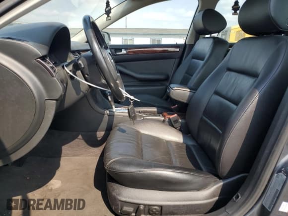 ✅ 2004 Audi A6 3.0L • VIN: WAULT64B44N018722 • Lot: 80392555. Wystawiony na Copart z przebiegiem 131 317 mil. Bezpłatny archiwum sprzedaży aukcyjnych z USA i szczegółowy raport historii pojazdu na DreamBid. Zdjęcie 7.