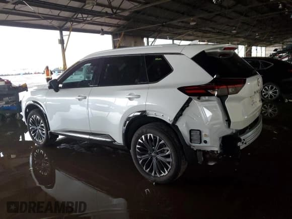 ✅ 2024 Nissan Rogue Platinum • VIN: JN8BT3DCXRW380422 • Lot: 84429865. Wystawiony na Copart z przebiegiem 6 534 mil. Bezpłatny archiwum sprzedaży aukcyjnych z USA i szczegółowy raport historii pojazdu na DreamBid. Zdjęcie 2.