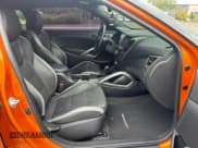 ✅ 2016 Hyundai Veloster Turbo • VIN: KMHTC6AEXGU274614 • Lot: 61510255. Wystawiony na Copart z przebiegiem 74 071 mil. Bezpłatny archiwum sprzedaży aukcyjnych z USA i szczegółowy raport historii pojazdu na DreamBid. Zdjęcie 5.