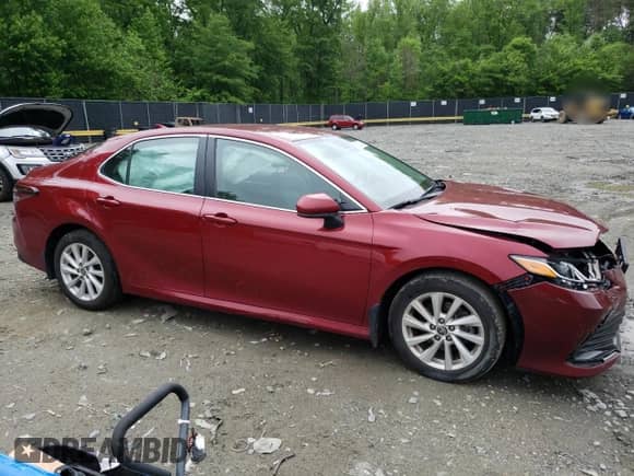 2022 Toyota Camry LE with VIN 4T1C11BK2NU071842, listed as a Copart auction lot 55873425 with 64,762 mi miles and Salvage title. Bid and sale history available at DreamBid. Image 4.