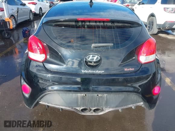 ✅ 2016 Hyundai Veloster Turbo Rally Edition • VIN: KMHTC6AE9GU255472 • Lot: 41583533. Wystawiony na IAAI z przebiegiem 138 094 mil. Bezpłatny archiwum sprzedaży aukcyjnych z USA i szczegółowy raport historii pojazdu na DreamBid. Zdjęcie 16.