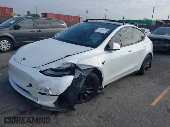 ✅ 2022 Tesla Model Y Performance • VIN: 7SAYGDEF6NF538958 • Lot: 43264050. Wystawiony na IAAI z przebiegiem 46 435 mil. Bezpłatny archiwum sprzedaży aukcyjnych z USA i szczegółowy raport historii pojazdu na DreamBid. Zdjęcie 18.