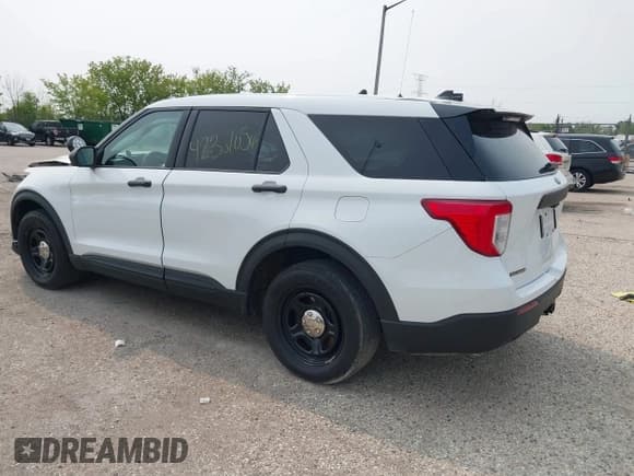 ✅ 2020 Ford Police Interceptor Utility • VIN: 1FM5K8AB3LGA55418 • Lot: 42381056. Wystawiony na IAAI z przebiegiem 89 076 mil. Bezpłatny archiwum sprzedaży aukcyjnych z USA i szczegółowy raport historii pojazdu na DreamBid. Zdjęcie 3.