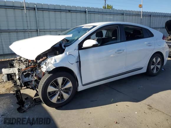 2019 Hyundai Ioniq с VIN KMHC65LD0KU181258, выставлен на аукционе Copart как лот 74049004 с пробегом Не указан миль и Списание • Salvage title. История ставок и продаж доступна на DreamBid. Изображение 1.