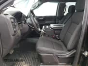 ✅ 2021 Chevrolet Silverado 1500 Custom • VIN: 3GCPYBEK8MG246826 • Lot: 67919064. Wystawiony na Copart z przebiegiem 90 036 mil. Bezpłatny archiwum sprzedaży aukcyjnych z USA i szczegółowy raport historii pojazdu na DreamBid. Zdjęcie 7.