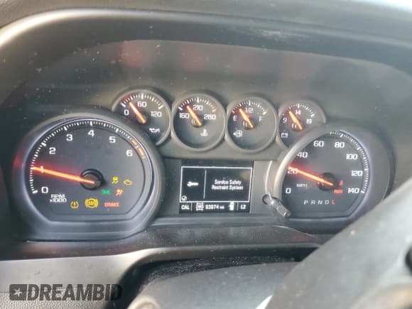 ✅ 2019 Chevrolet Silverado 1500 Custom Trail Boss • VIN: 3GCPYCEF3KG305352 • Lot: 90046115. Wystawiony na Copart z przebiegiem 93 974 mil. Bezpłatny archiwum sprzedaży aukcyjnych z USA i szczegółowy raport historii pojazdu na DreamBid. Zdjęcie 9.