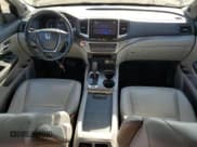 ✅ 2017 Honda Pilot EX-L • VIN: 5FNYF6H71HB093968 • Lot: 84877045. Listed on Copart with 141,980 mi. Free auction sales archive from the USA and detailed vehicle history report at DreamBid. Image 8.