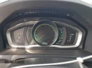 ✅ 2017 Volvo V60 • VIN: YV440MWKXH1035424 • Lot: 94342985. Wystawiony na Copart z przebiegiem 101 003 mil. Bezpłatny archiwum sprzedaży aukcyjnych z USA i szczegółowy raport historii pojazdu na DreamBid. Zdjęcie 9.