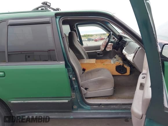 ✅ 1999 Ford Explorer XL • VIN: 1FMZU34X1XZA73142 • Лот: 43564677. Опубликован ранее на IAAI с пробегом 185 961 миль. Бесплатный доступ к архиву аукционных продаж из США и подробный отчёт об истории автомобиля на DreamBid. Изображение 5.