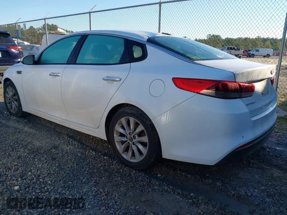 ✅ 2017 Kia Optima LX • VIN: 5XXGT4L30HG162465 • Lot: 43450494. Wystawiony na IAAI z przebiegiem 158 841 mil. Bezpłatny archiwum sprzedaży aukcyjnych z USA i szczegółowy raport historii pojazdu na DreamBid. Zdjęcie 3.