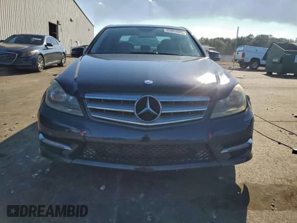 ✅ 2012 Mercedes-Benz C 250 Sport • VIN: WDDGF4HB9CR222620 • Lot: 95903085. Wystawiony na Copart z przebiegiem 144 041 mil. Bezpłatny archiwum sprzedaży aukcyjnych z USA i szczegółowy raport historii pojazdu na DreamBid. Zdjęcie 5.