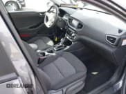 ✅ 2019 Hyundai Ioniq Blue • VIN: KMHC65LC5KU180033 • Lot: 41320893. Wystawiony na IAAI z przebiegiem 71 985 mil. Bezpłatny archiwum sprzedaży aukcyjnych z USA i szczegółowy raport historii pojazdu na DreamBid. Zdjęcie 5.