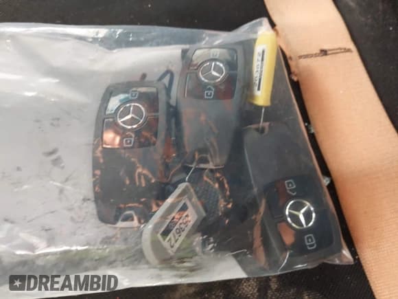 ✅ 2019 Mercedes-Benz Sprinter • VIN: WD3PF1CD7KP054031 • Lot: 42139891. Wystawiony na IAAI z przebiegiem 251 315 mil. Bezpłatny archiwum sprzedaży aukcyjnych z USA i szczegółowy raport historii pojazdu na DreamBid. Zdjęcie 11.