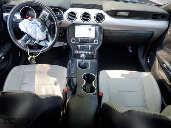 ✅ 2019 Ford Mustang GT Premium • VIN: 1FATP8FF3K5204869 • Lot: 69655355. Wystawiony na Copart z przebiegiem 85 642 mil. Bezpłatny archiwum sprzedaży aukcyjnych z USA i szczegółowy raport historii pojazdu na DreamBid. Zdjęcie 8.