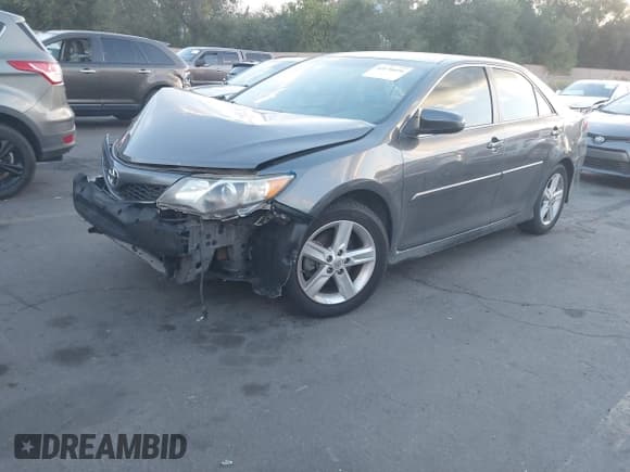 ✅ 2014 Toyota Camry SE Sport • VIN: 4T1BF1FK0EU351301 • Lot: 43176616. Listed on IAAI with 210,825 mi. Free auction sales archive from the USA and detailed vehicle history report at DreamBid. Image 17.
