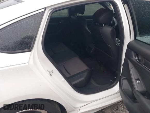 ✅ 2020 Honda Accord Sport • VIN: 1HGCV1F39LA102693 • Lot: 43367884. Listed on IAAI with 109,055 mi. Free auction sales archive from the USA and detailed vehicle history report at DreamBid. Image 8.