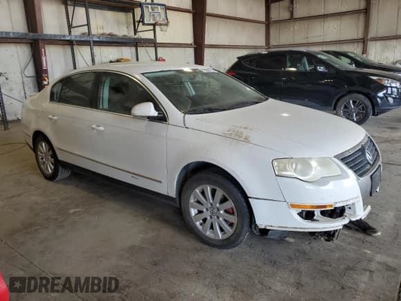 ✅ 2008 Volkswagen Passat • VIN: WVWUK73C58P091277 • Lot: 70559715. Wystawiony na Copart z przebiegiem 185 773 mil. Bezpłatny archiwum sprzedaży aukcyjnych z USA i szczegółowy raport historii pojazdu na DreamBid. Zdjęcie 4.