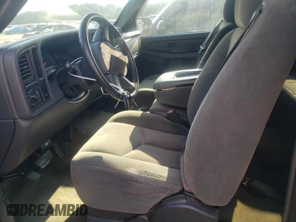 ✅ 2004 Chevrolet Silverado 1500 LS • VIN: 2GCEC19V841160560 • Лот: 73044004. Опубликован ранее на Copart с пробегом Не указан. Бесплатный доступ к архиву аукционных продаж из США и подробный отчёт об истории автомобиля на DreamBid. Изображение 7.