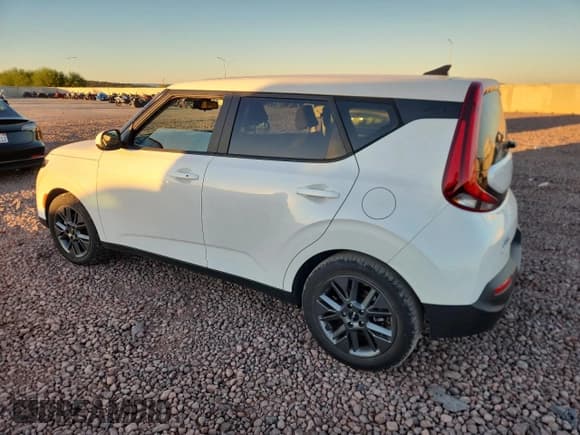 ✅ 2022 Kia Soul EX • VIN: KNDJ33AU2N7180420 • Лот: 89509295. Опубликован ранее на Copart с пробегом 27 655 миль. Бесплатный доступ к архиву аукционных продаж из США и подробный отчёт об истории автомобиля на DreamBid. Изображение 2.