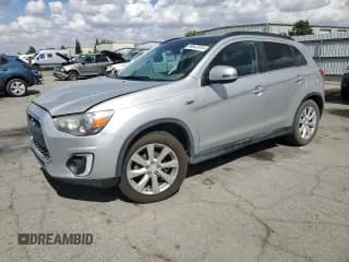 ✅ 2015 Mitsubishi Outlander GT • VIN: 4A4AP4AW0FE032378 • Lot: 84947815. Listed on Copart with 155,624 mi. Free auction sales archive from the USA and detailed vehicle history report at DreamBid. Image 1.